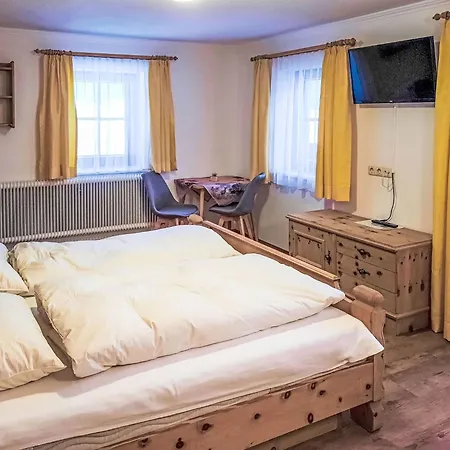 Althaus By Interhome * Neukirchen am Grossvenediger